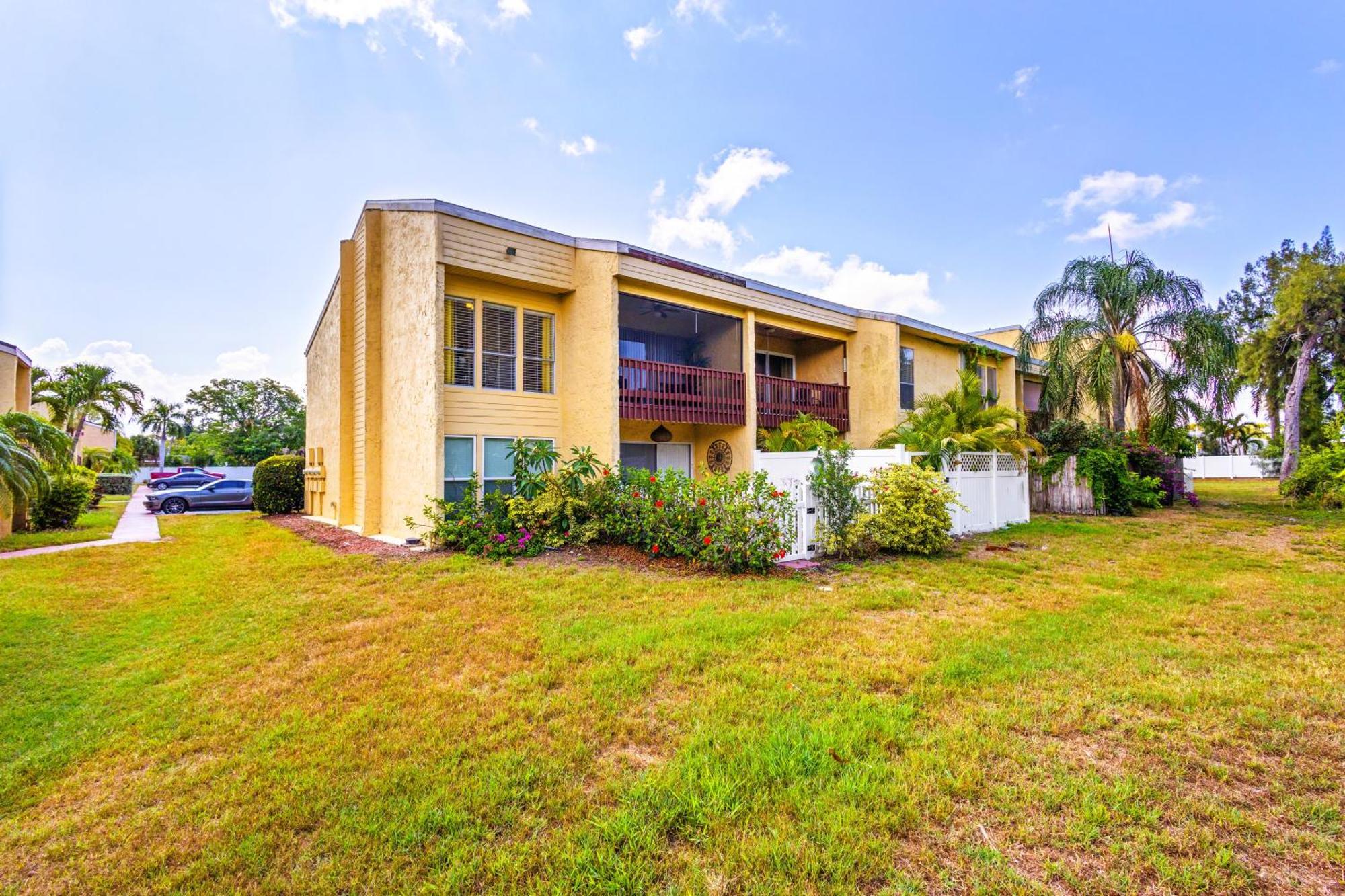 Shiny Oasis With Lake View Apartment Sarasota Exterior photo